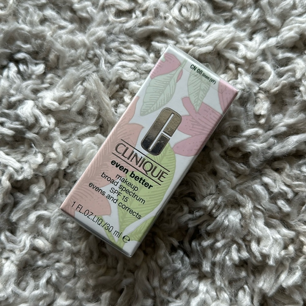 Clinique Even Better Makeup - NIB CN08 Linen